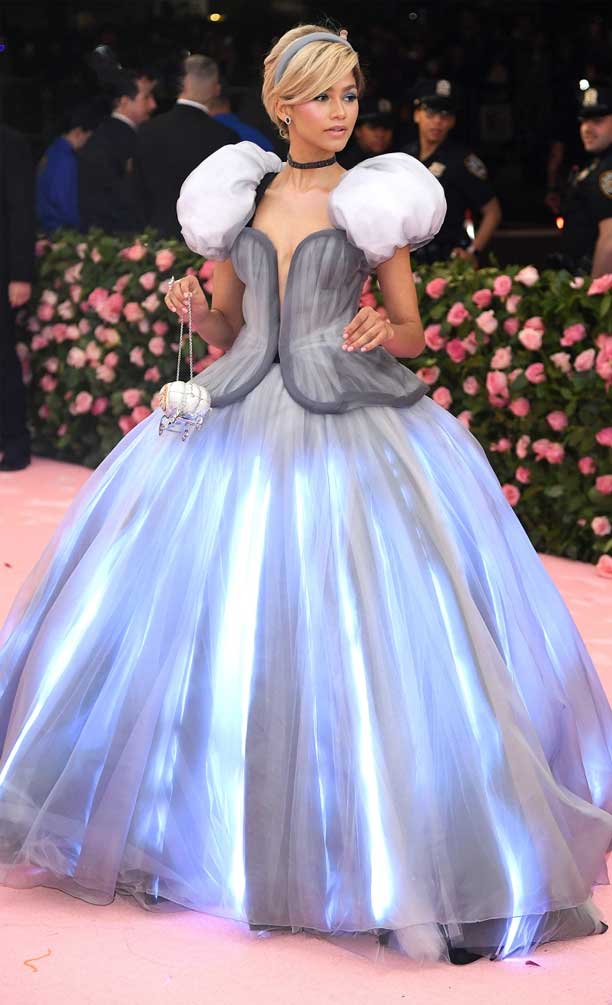 busana-terunik-met-gala-2019 zendaya