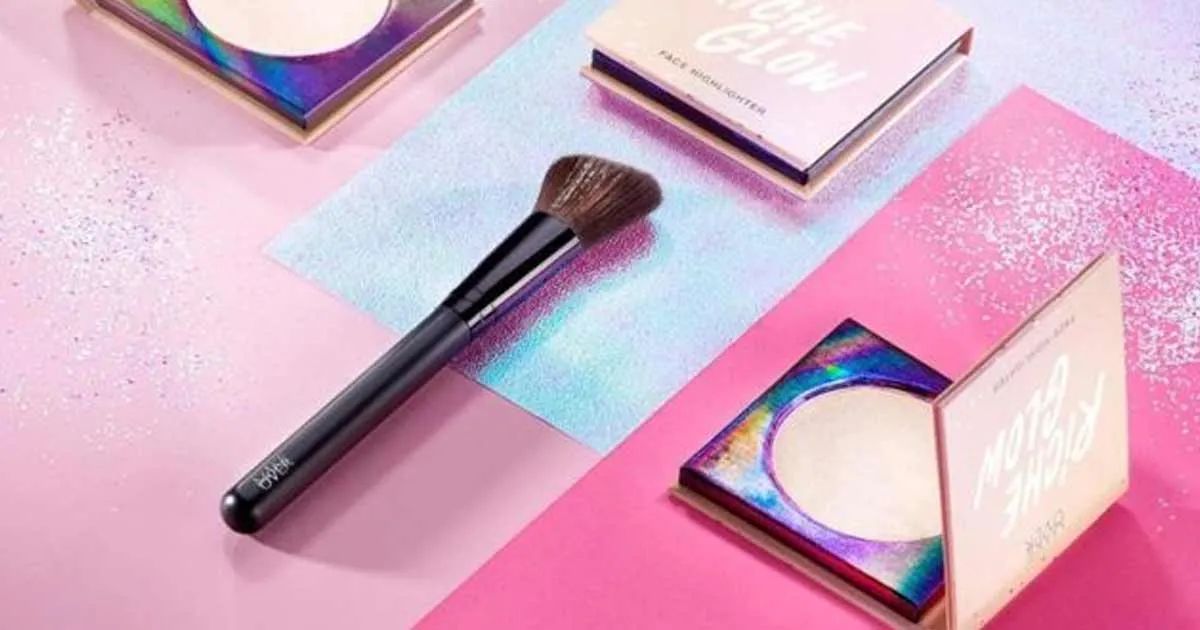 Cocokkan Penggunaan Highlighter dengan Warna Kulitmu!