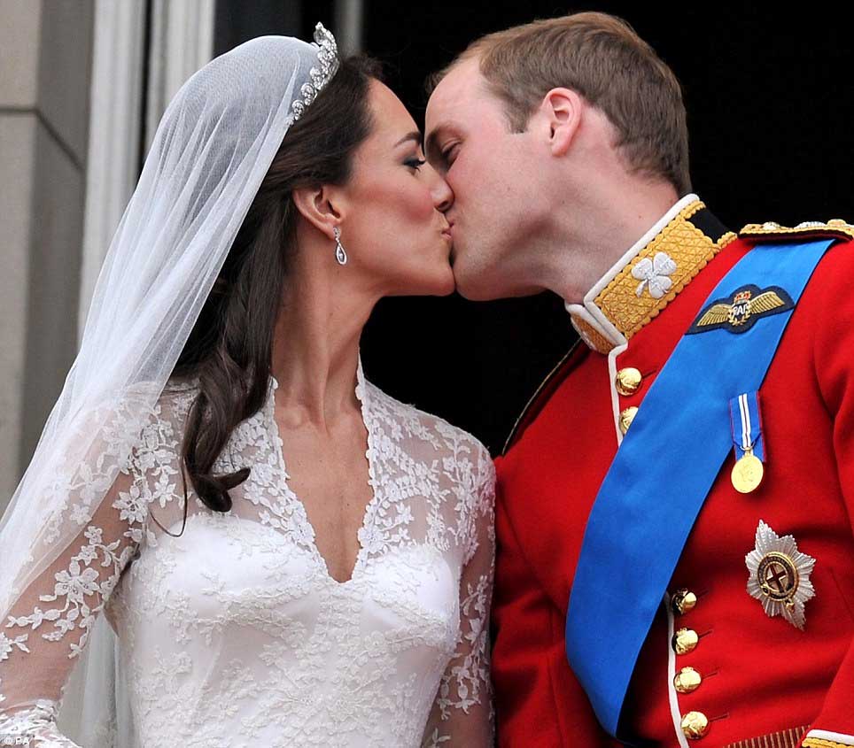 kate middleton dan pangeran william ciuman