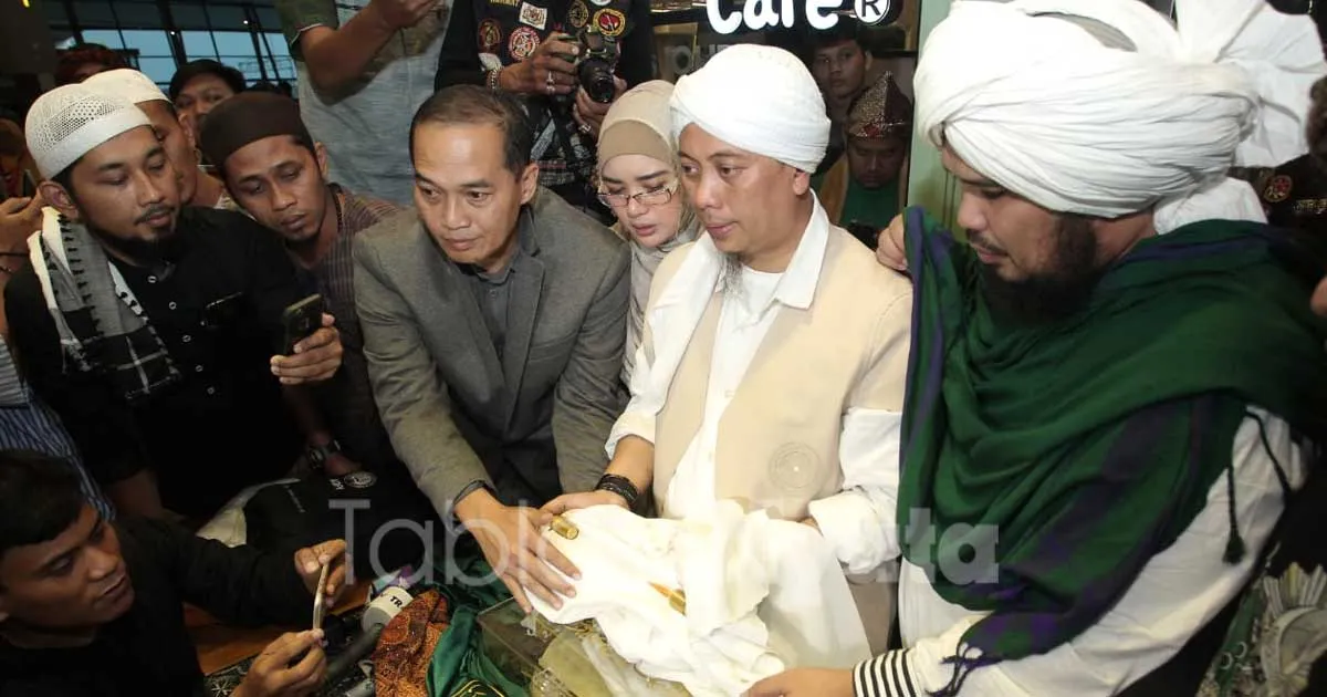 Opick Dipercaya Jaga Rambut Nabi Muhammad oleh Ulama Turki