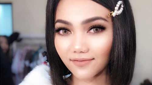 syahrini-dan-rina-nose