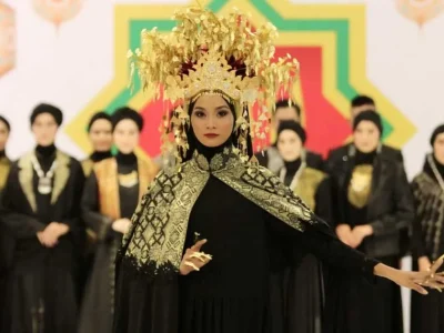 tenun-dan-songket-di-new-york fashion week ann mariana