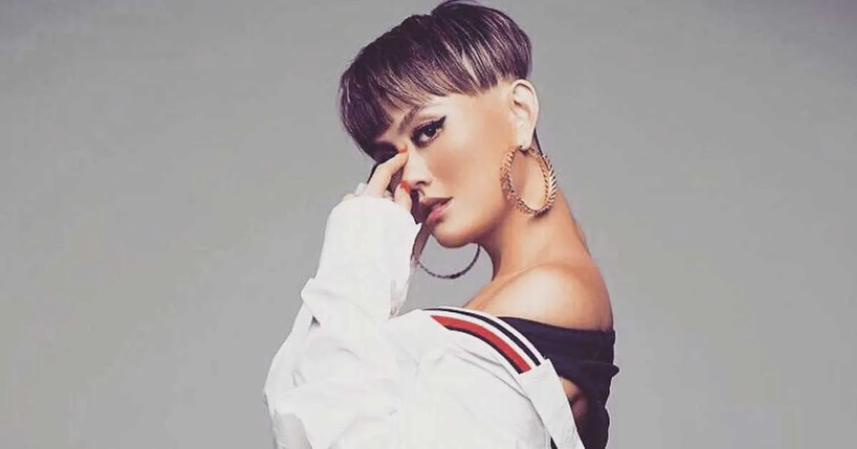 Ketika Agnez Mo Berubah Jadi Nenek-nenek Seksi