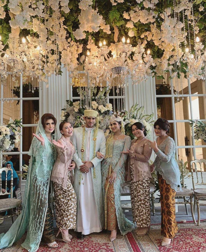 ayu-ting-ting-di-pernikahan-tania-nadira