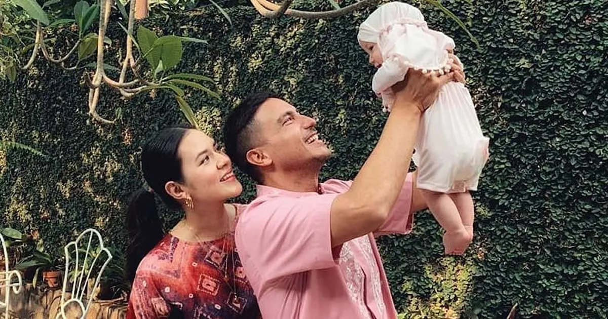 Cute Abis! Raisa Pamer Momen Tea Time Hamish Bareng Putrinya
