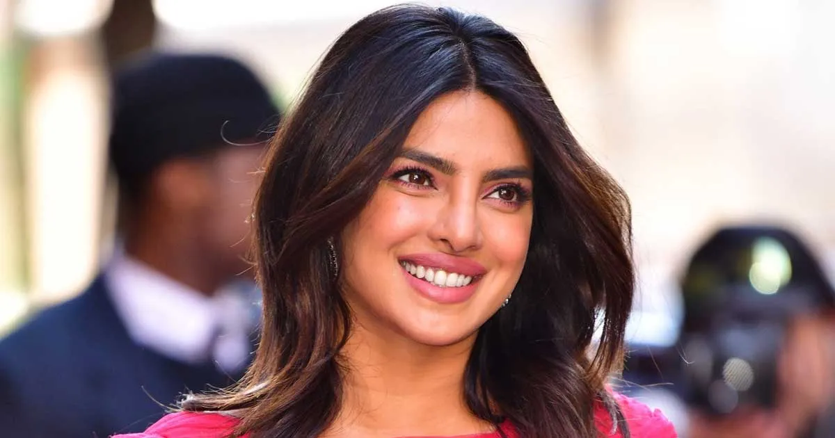 Priyanka Chopra Sulut Amarah Publik Usai Terciduk Merokok