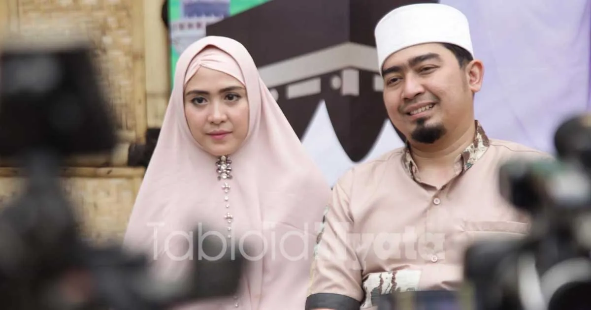 Diam-diam April Jasmine dan Ustaz Solmed Jaga Jarak dengan Anak