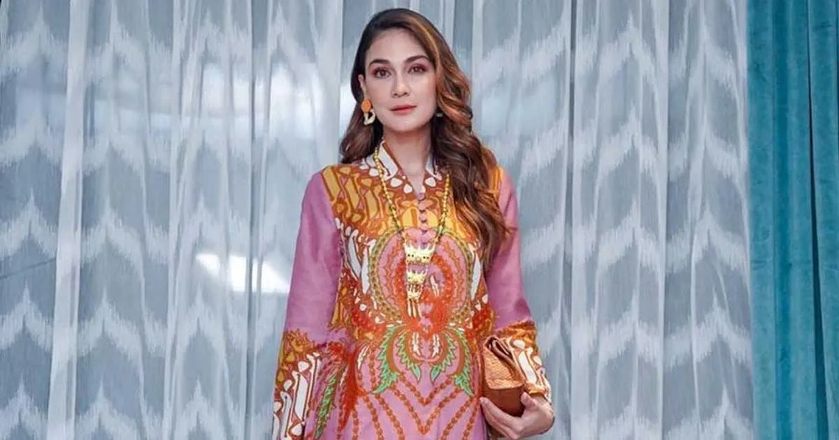 Heboh Video Luna Maya Rayakan First Anniversary
