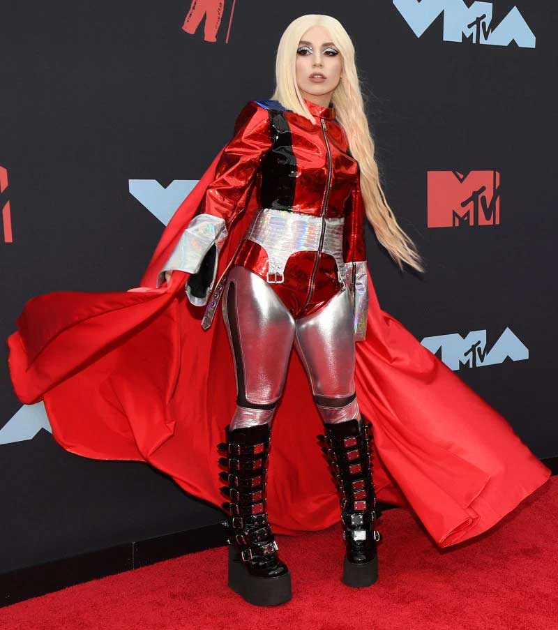 ava-max-in-mtv-vma