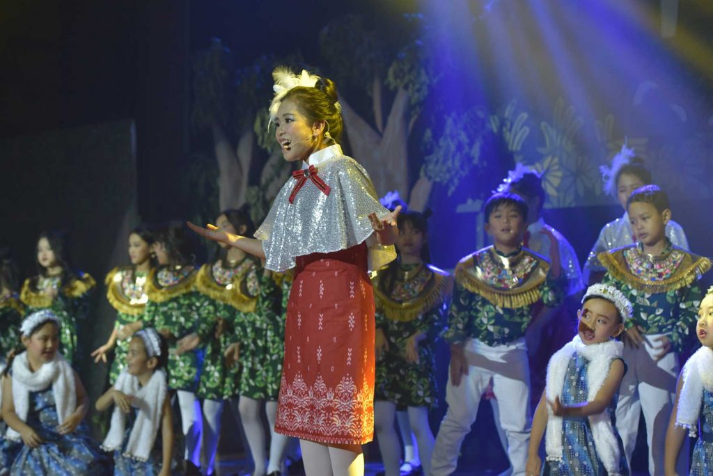 drama-musikal-into-the-woods-jr