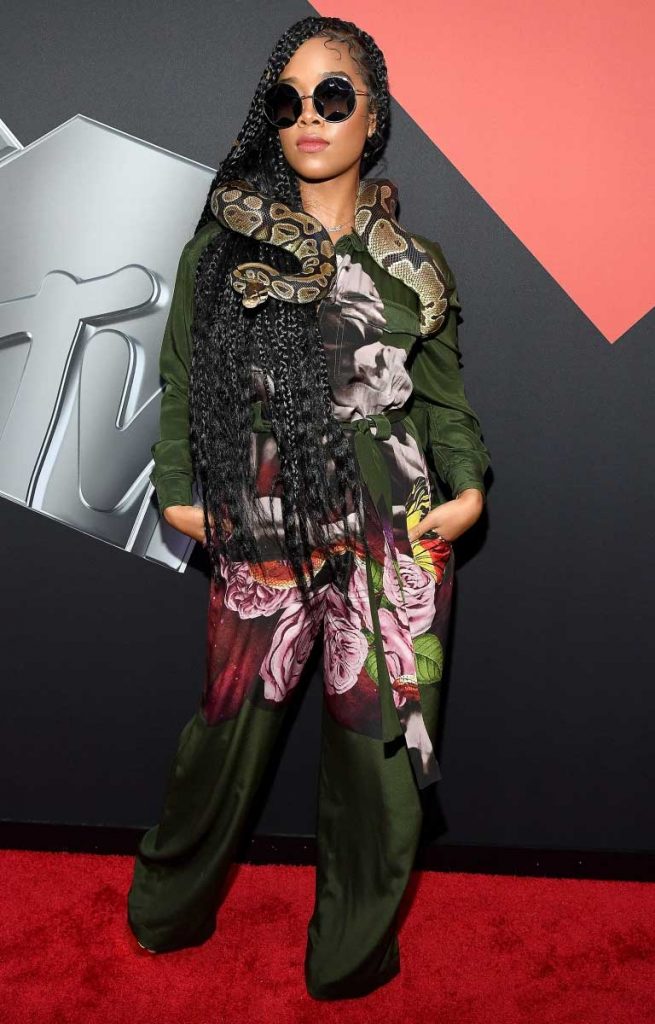 h.e.r-in-MTV-VMa-2019