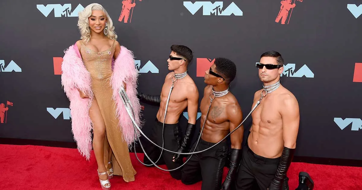 7 Penampilan Terunik di MTV VMA 2019 Ini Otomatis Bikin Gagal Paham