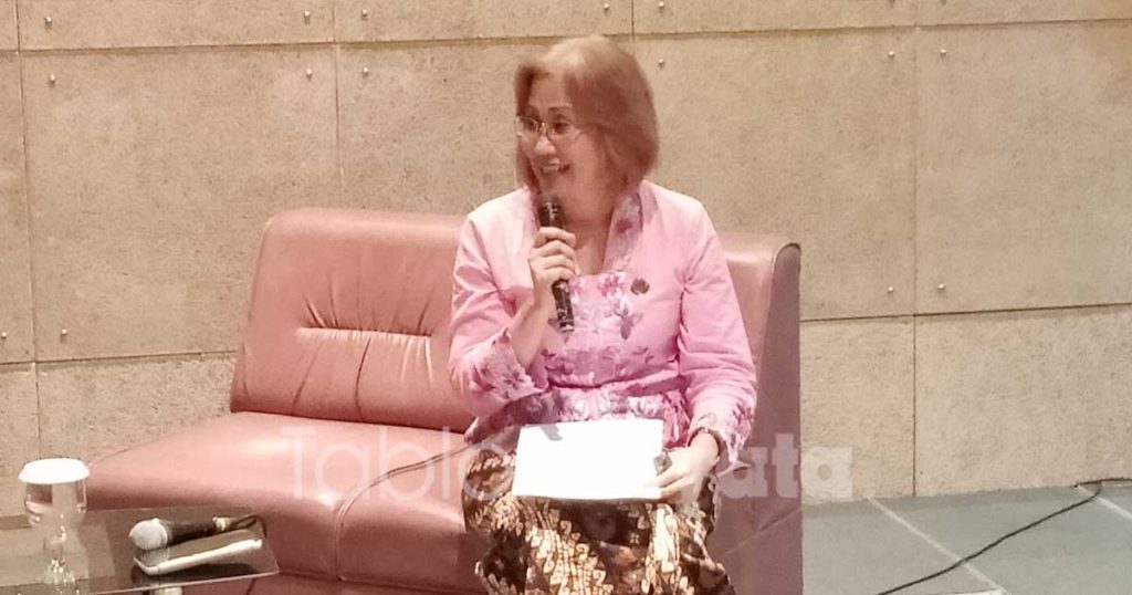 pemaparan materi 'Batik Tanda Cinta' oleh Noorlailie Soewarno