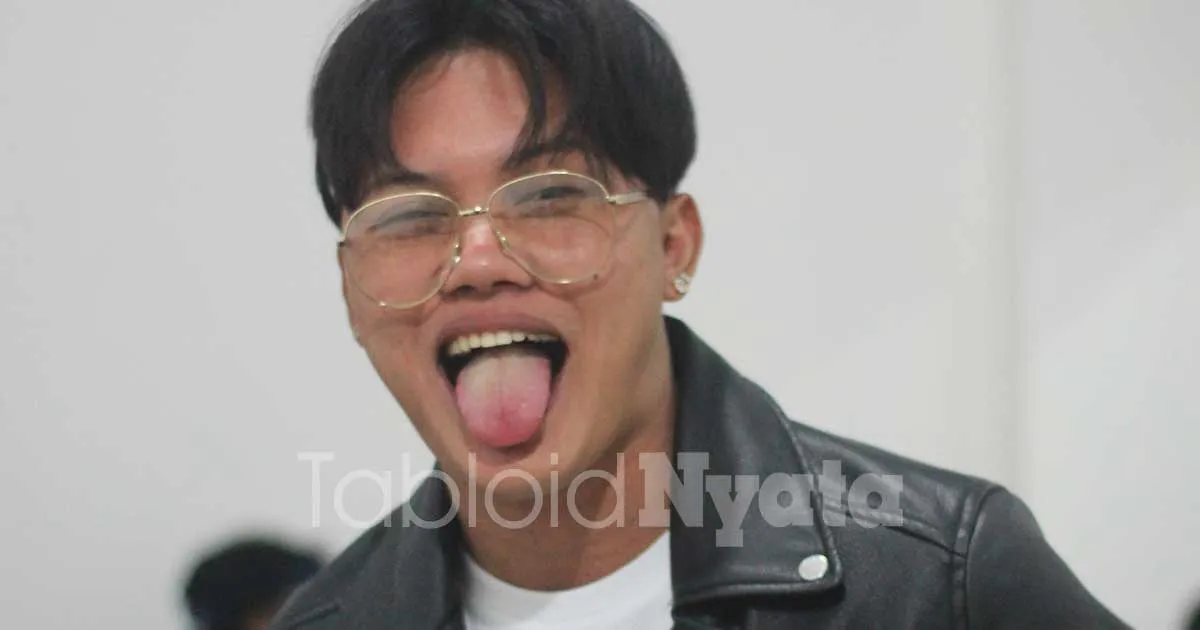 Rizky Febian Sukses Pukau Ribuan Penggemar di Surabaya
