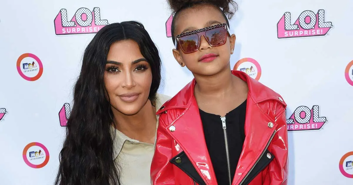 Kim Kardashian Tunda Persalinan Demi Penampilan
