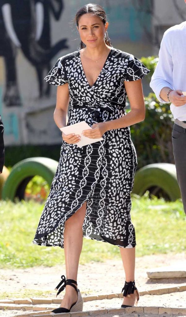 wrap-dress-meghan-markle-afrika