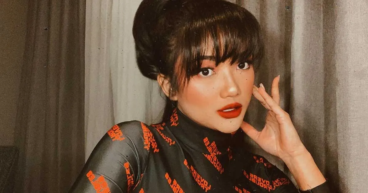 Biasa Tampil Seksi, Yuk Intip Gaya Marion Jola Saat Berhijab
