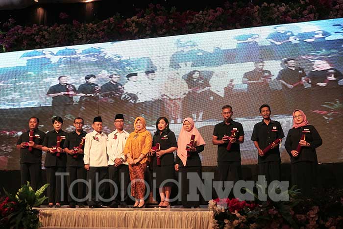 HUT PMI