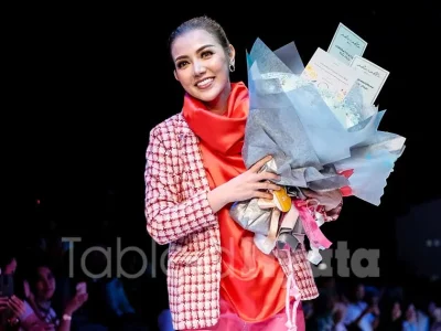 bella-shofie-jfw-2