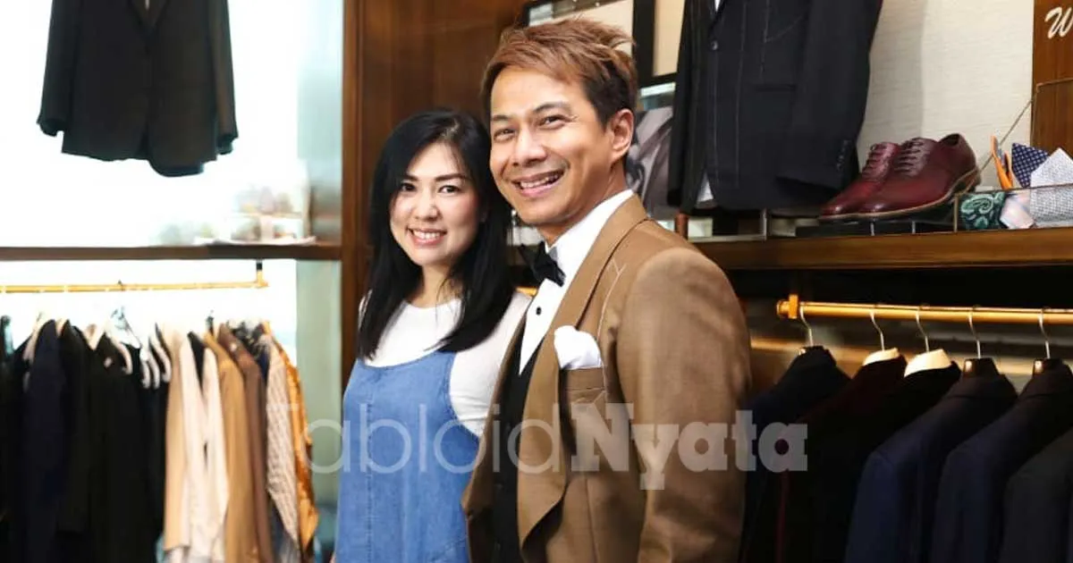 Delon Siapkan 4 Setelan Jas Jelang Pernikahannya