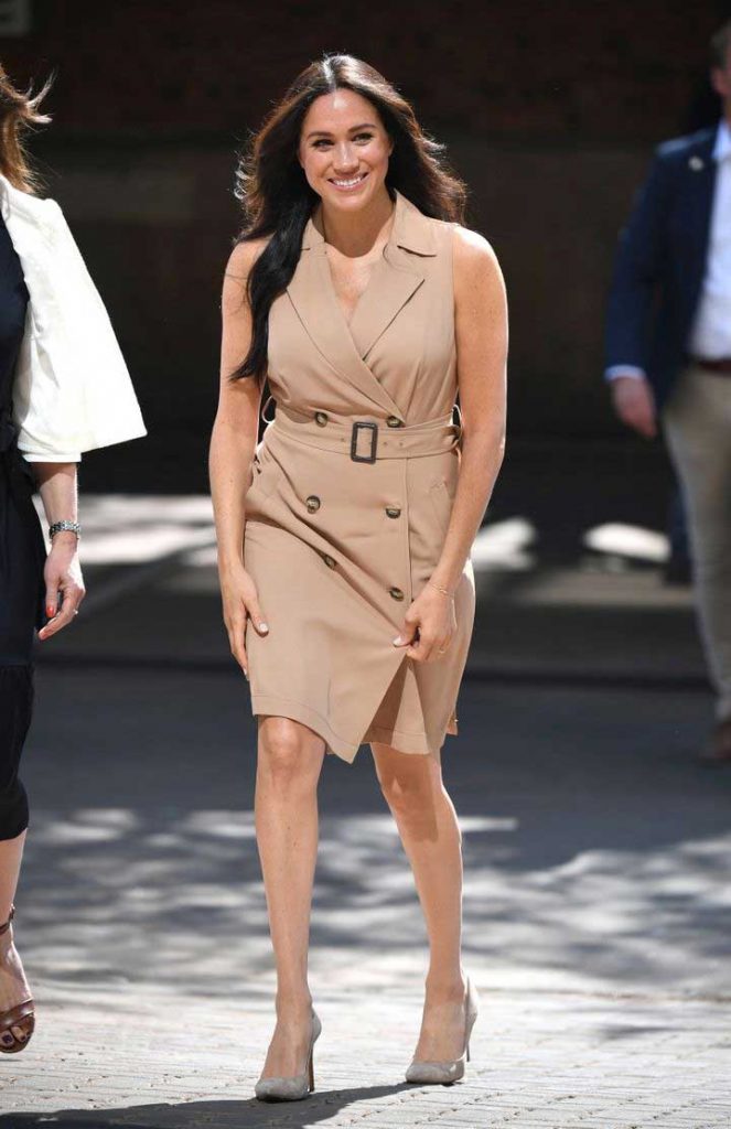 dress-cokelat-meghan-markle