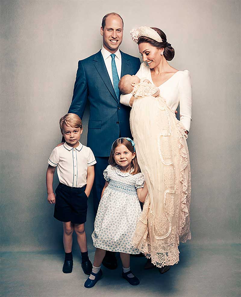 gaun-baptis-royal-family