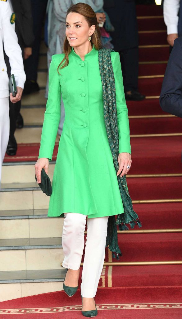 gaya-kate-dan-meghan tunik kate middleton