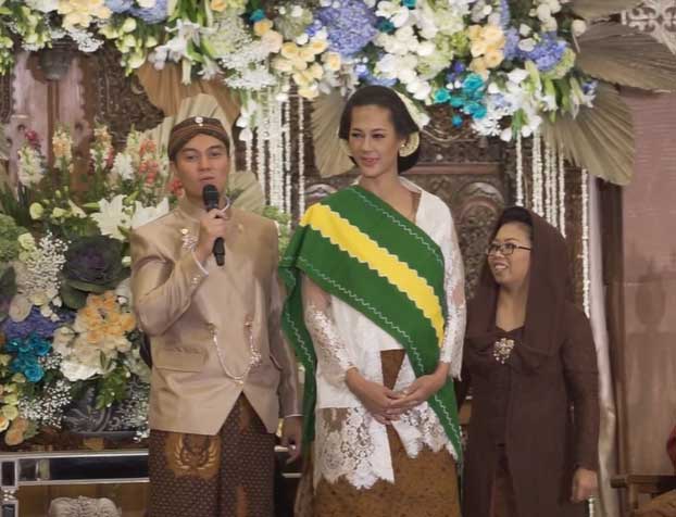kebaya-paula-verhoeven-hamil