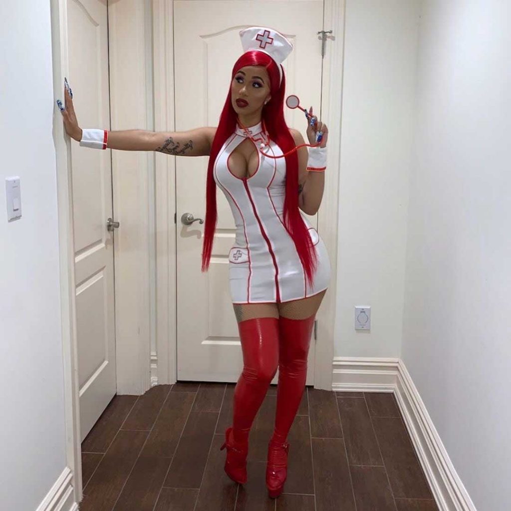 kostum-halloween-cardi-b