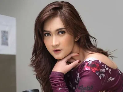 orang-minta-uang-ke-artis-nafa-urbach