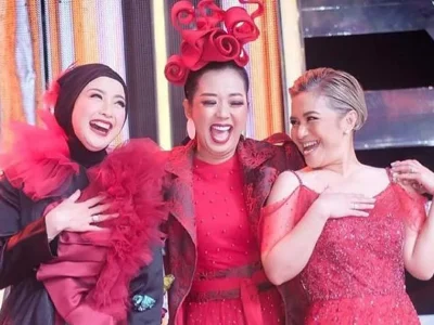 soimah-desy-ratnasari-dan-ruth-sahanaya