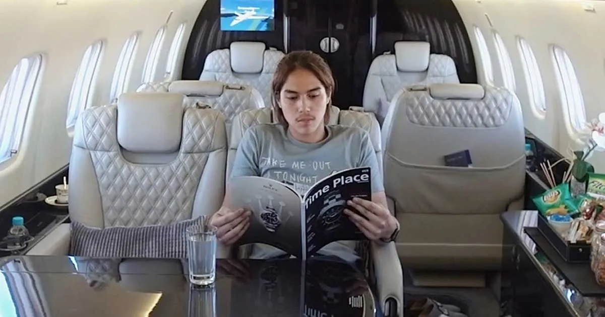 Gaya Kece El Rumi Saat Panasin Jet Pribadi