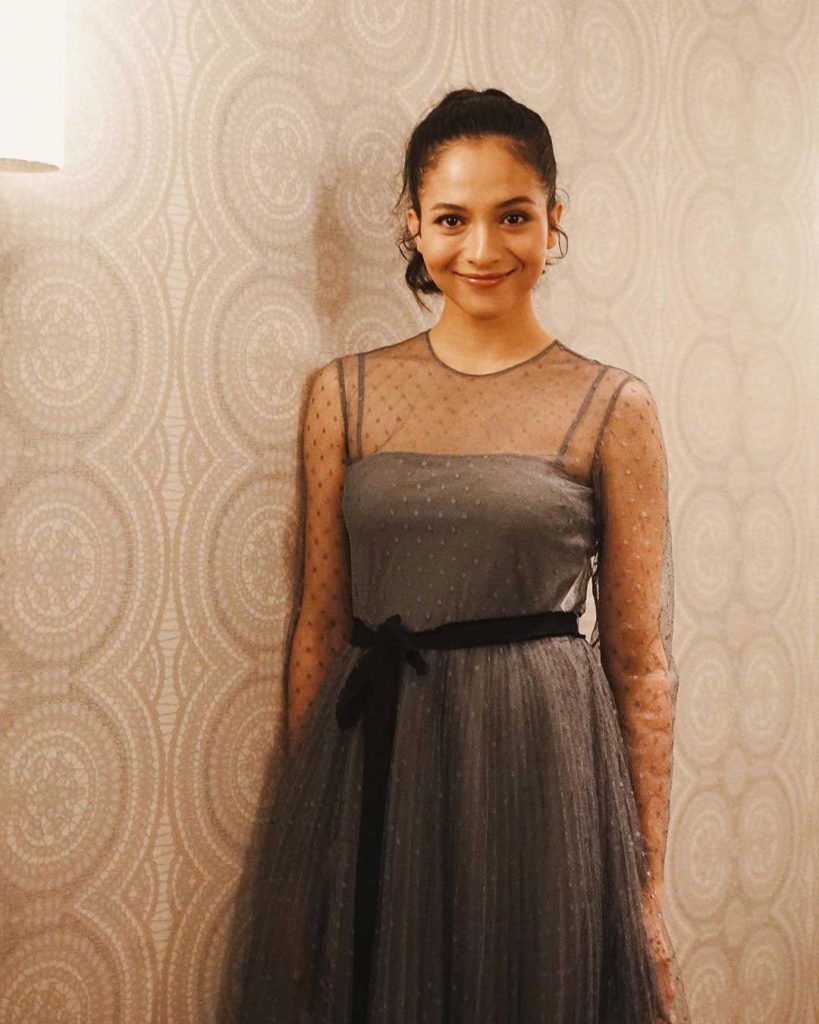 baju-putri-marino-red-valentino