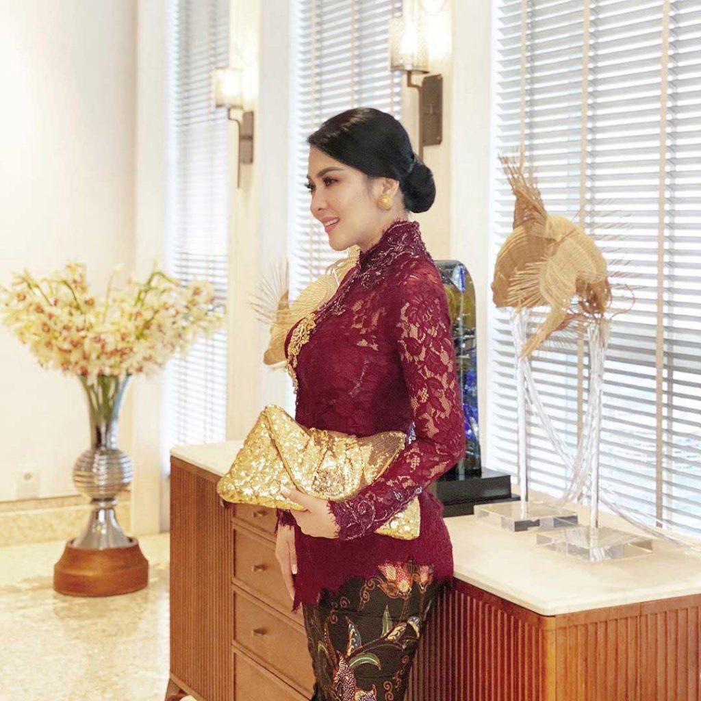 kebaya-syahrini