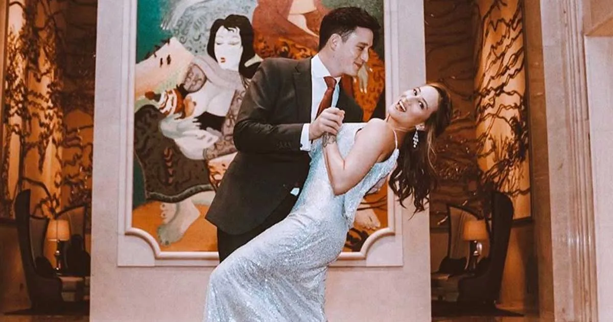 Diam-diam Mike Lewis Resmi Bertunangan