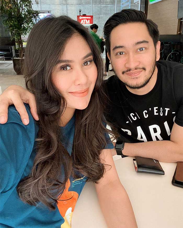 Pasangan artis beda usia