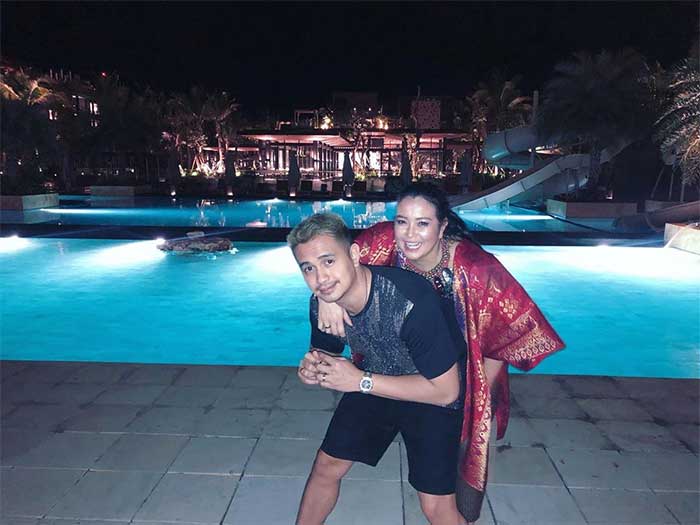 Pasangan artis beda usia