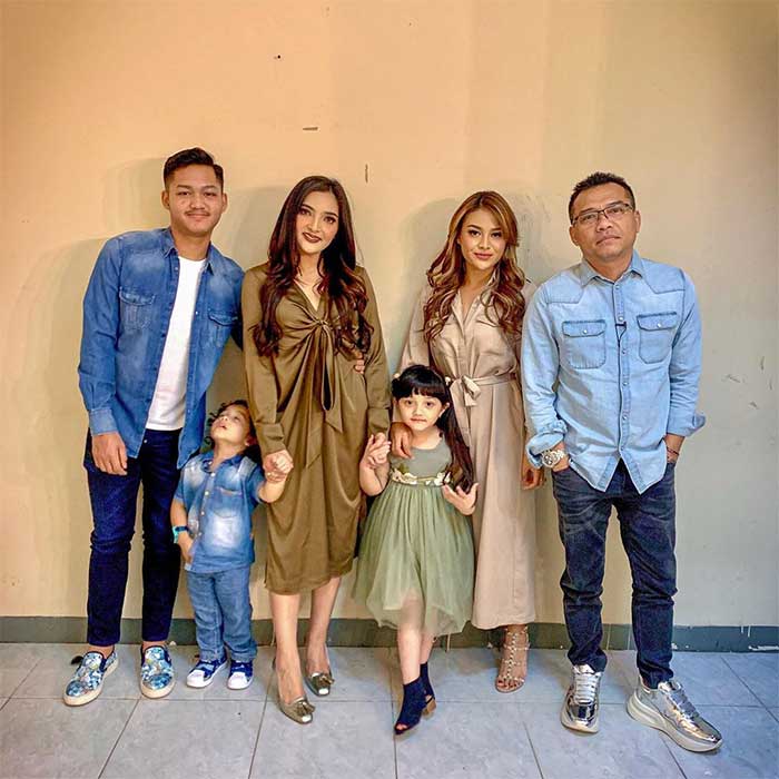 Pasangan artis beda usia