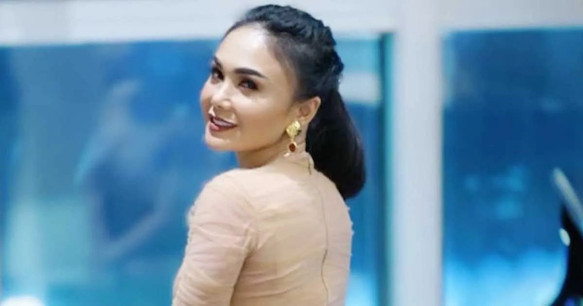 Yuni Shara Bikin Geger dengan Potret bak Vampir yang Awet Muda