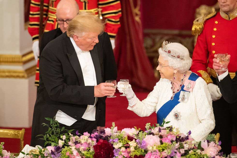 donald-trump-dan-ratu-elizabeth