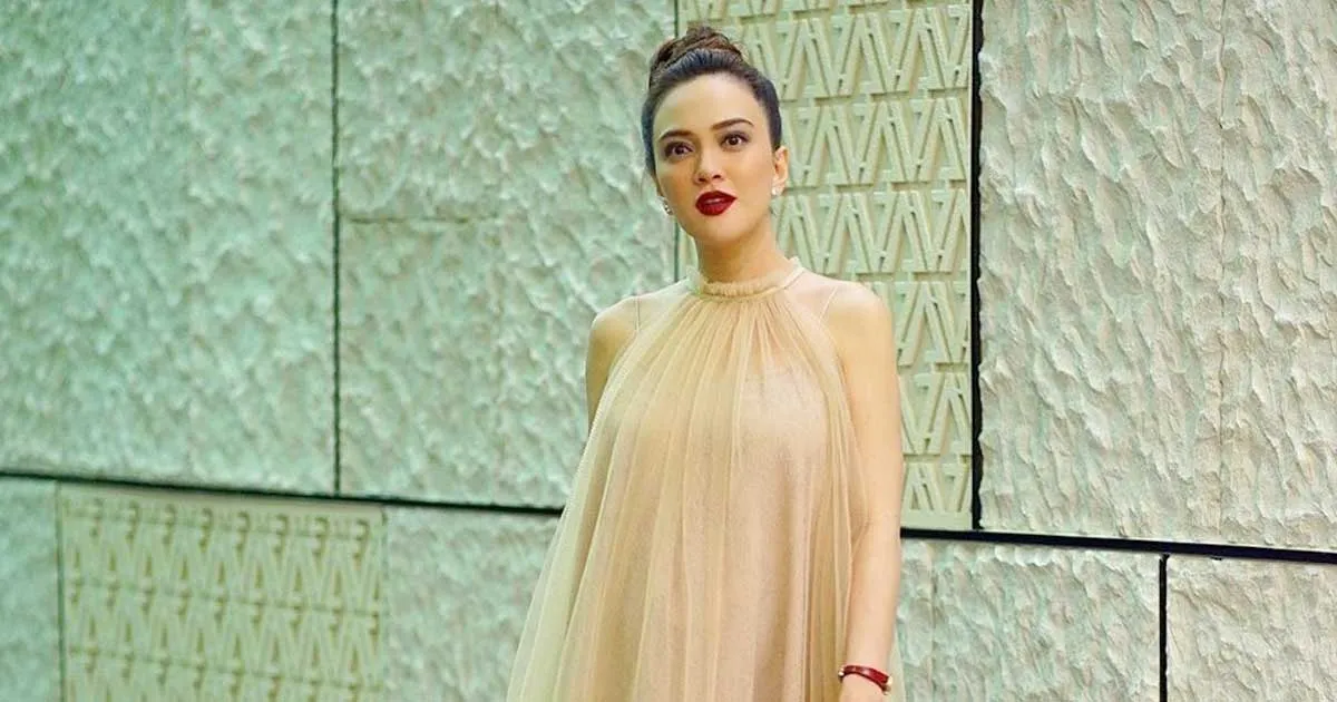 Shandy Aulia Pamer Perut Buncit dengan Dress 6 Tahun Lalu