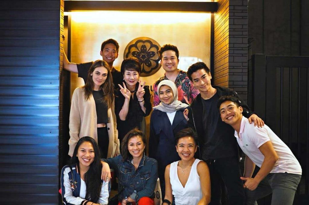 luna-maya-dan-keluarga-ryochin