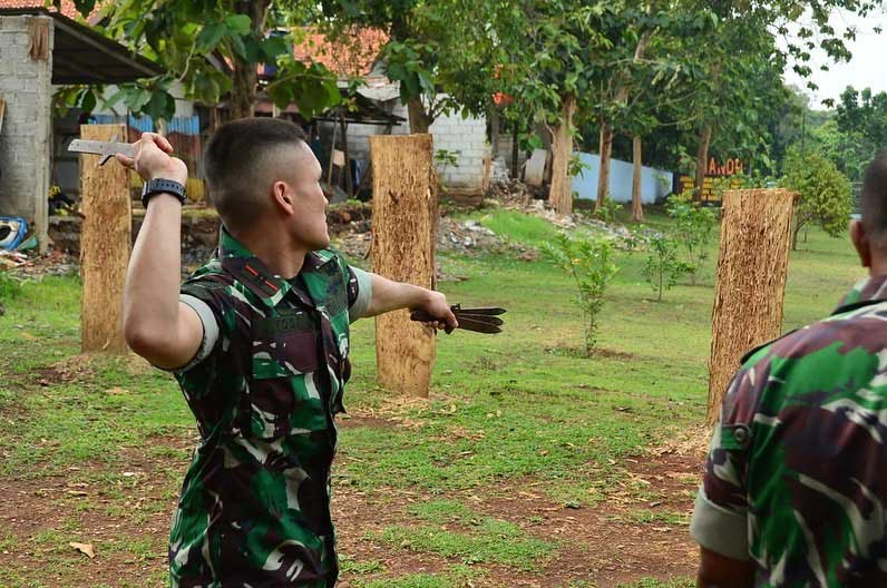 randy-pangalila-tentara-2