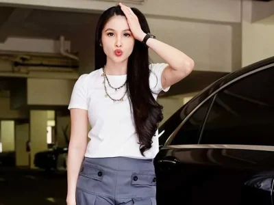 sandra-dewi-mobil-tabrakan