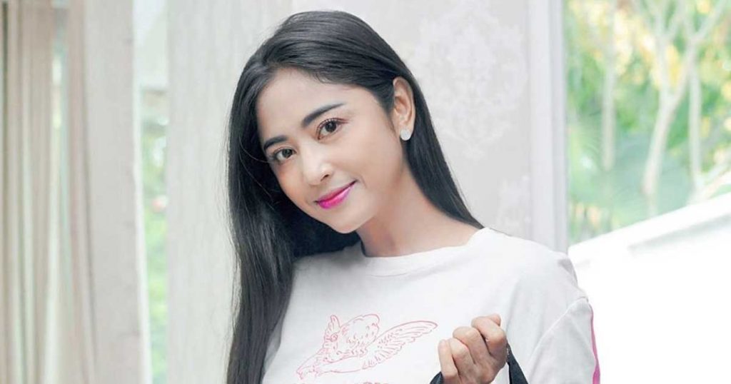 rumah dewi perssik