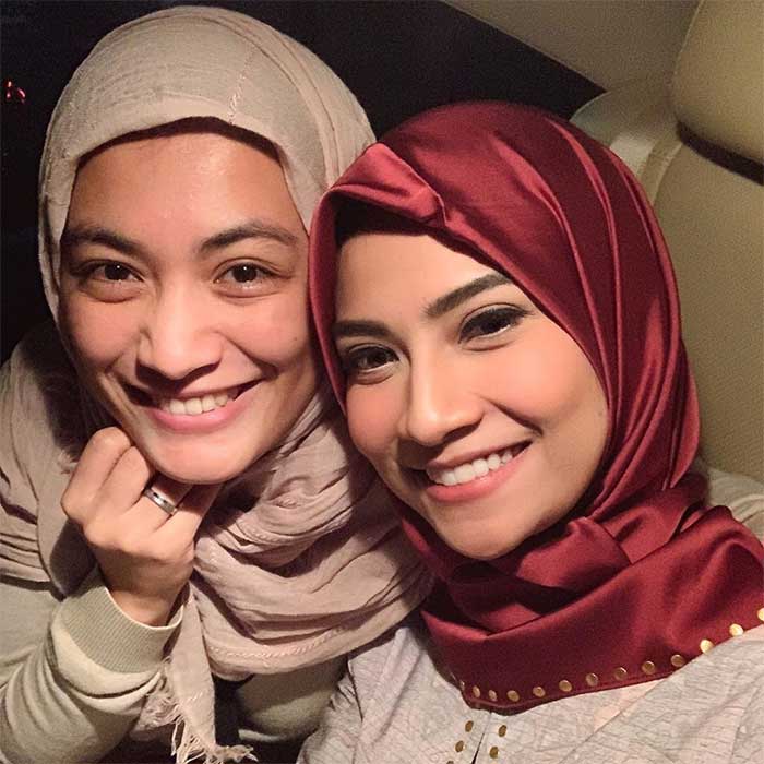 Foto Vanessa Angel berhijab