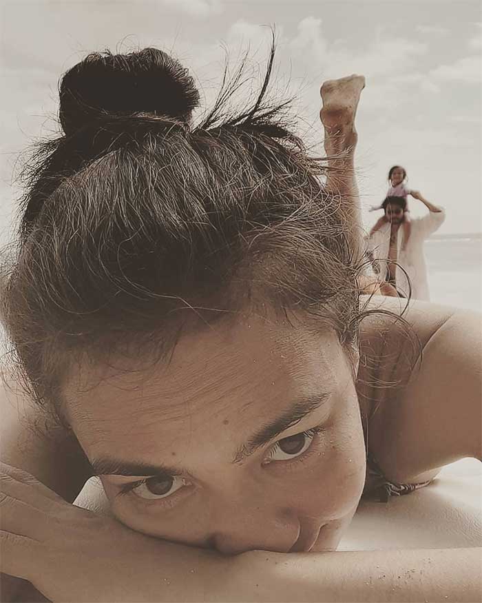 Instagram Atiqah Hasiholan