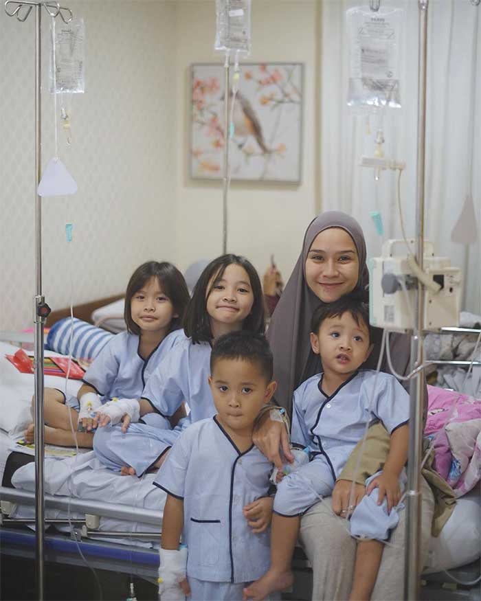Zaskia Adya Mecca sakit