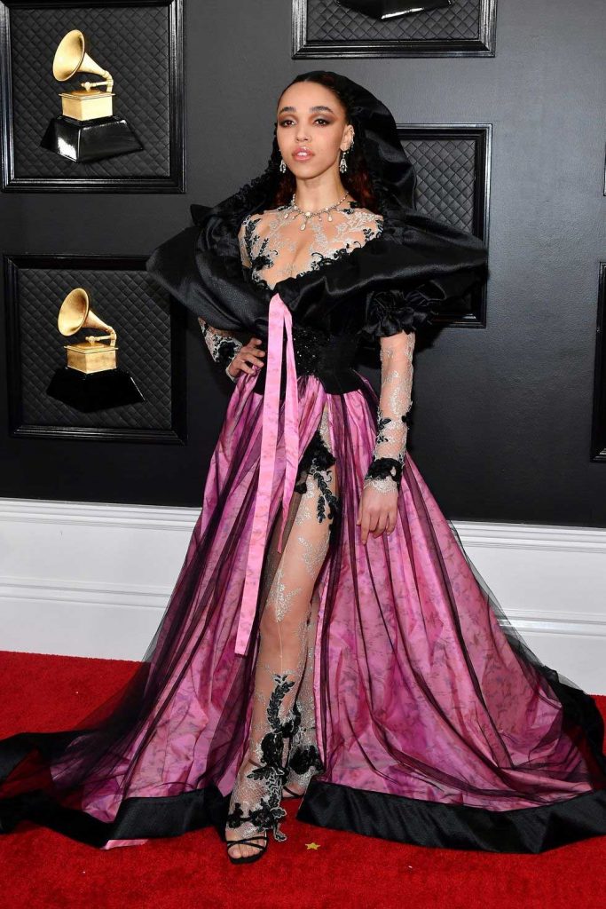 gaun-fka-twigs-di-grammy-awards-2020