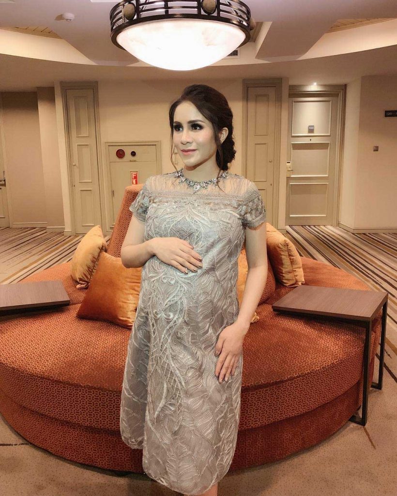 gaya kehamilan momo geisha